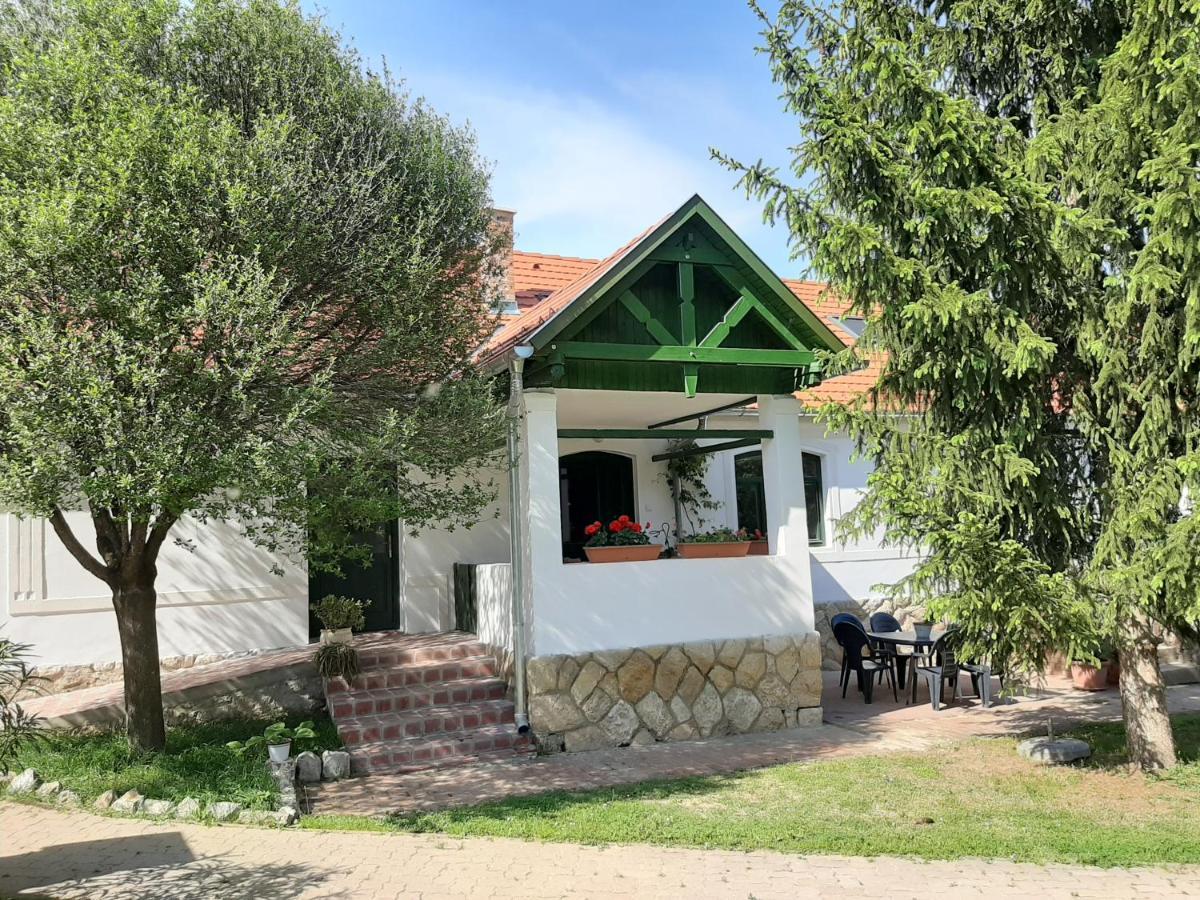 Natura Panzio&Apartmanhaz Orfű Екстериор снимка