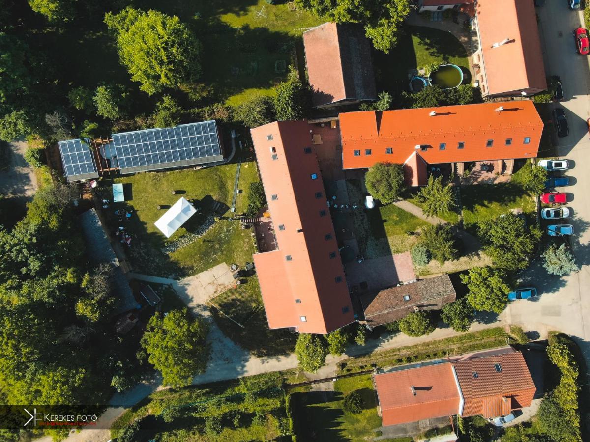 Natura Panzio&Apartmanhaz Orfű Екстериор снимка