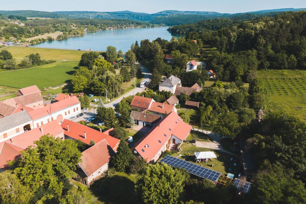 Natura Panzio&Apartmanhaz Orfű Екстериор снимка